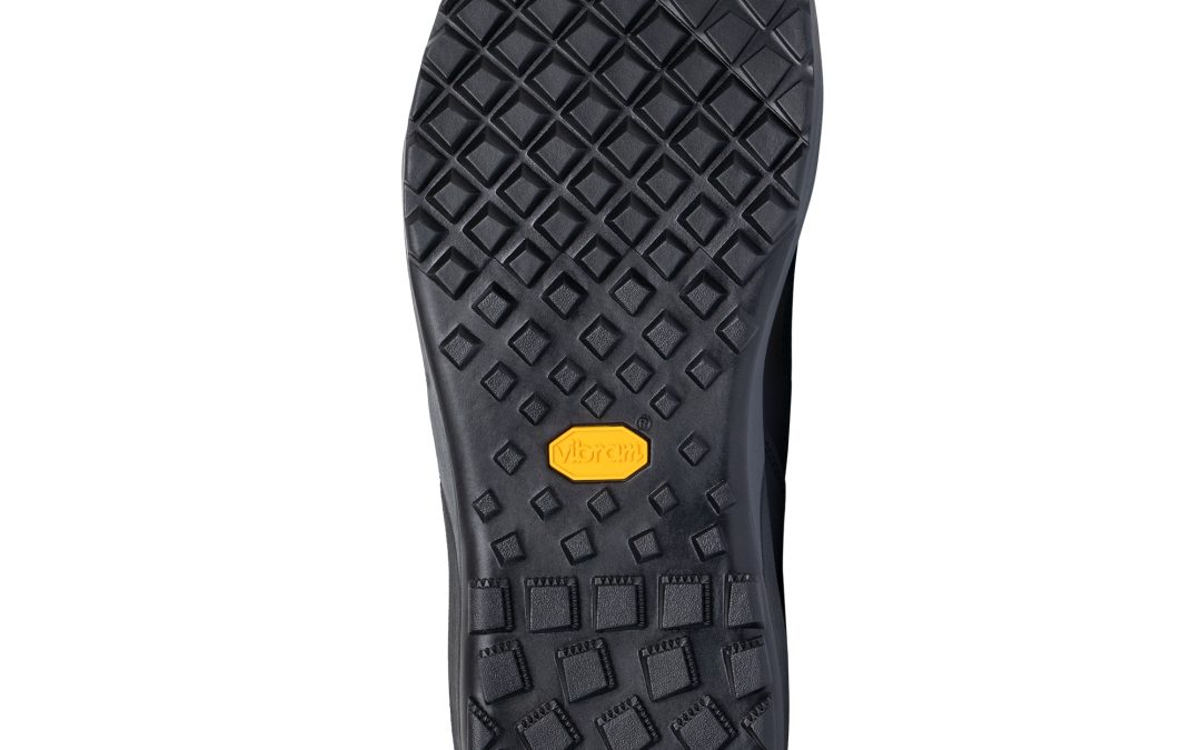13705_Gradient_3-0_Black_sole