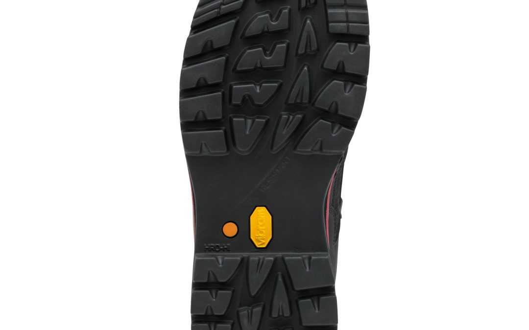 13792_Torrent_boots_black_sole