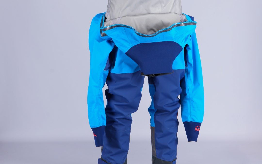 13864_Atom_mens_suit_Azure+Navy_waist-detail
