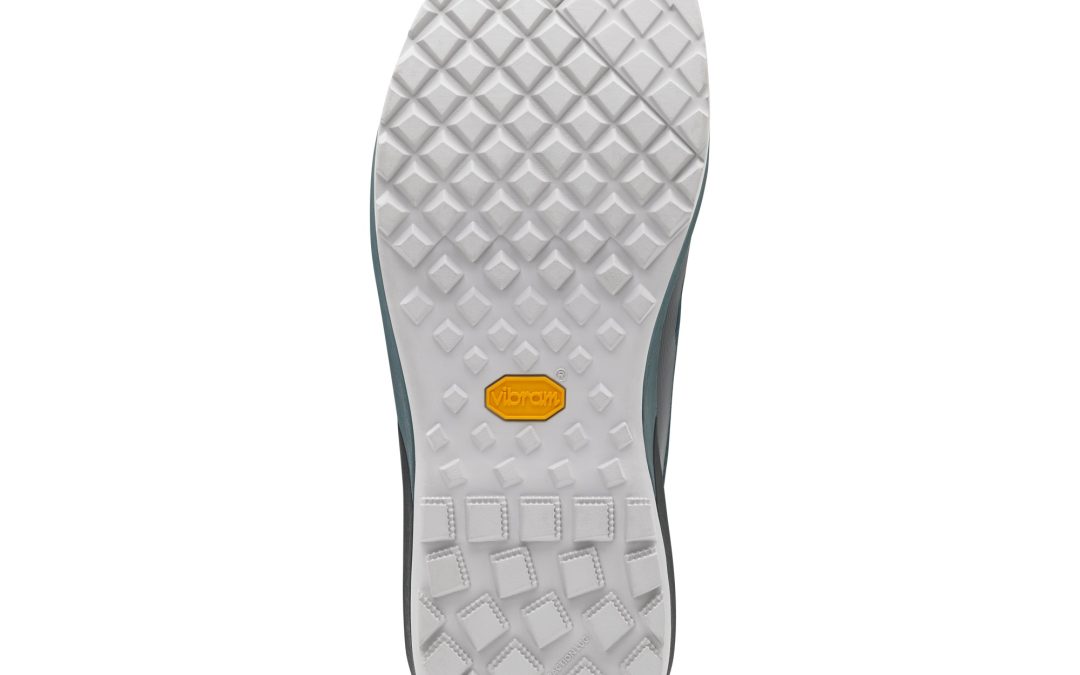 13932_Wave_Sneaker_Pine_sole